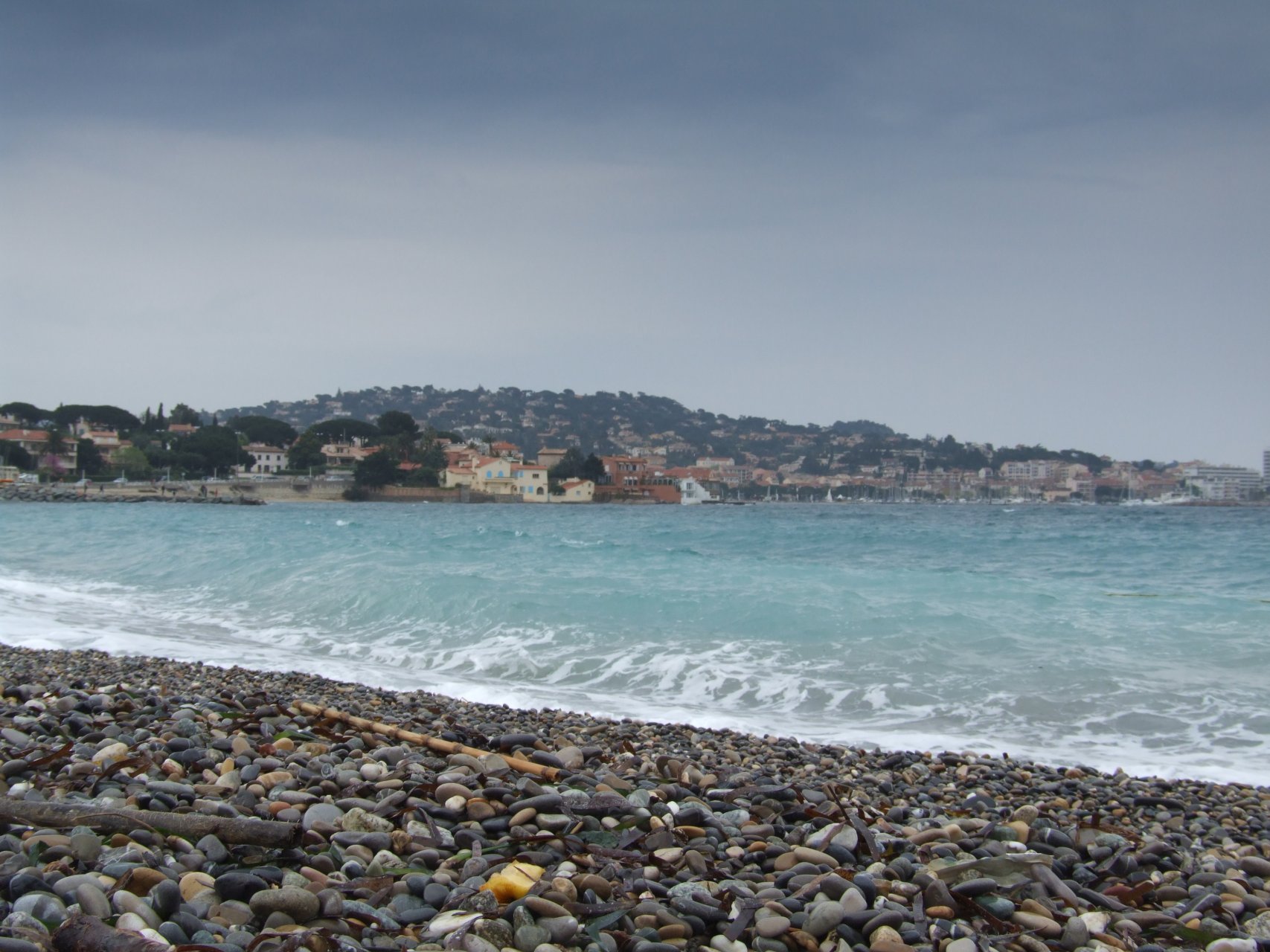 Kamienista plaża w Sainte-Maxime