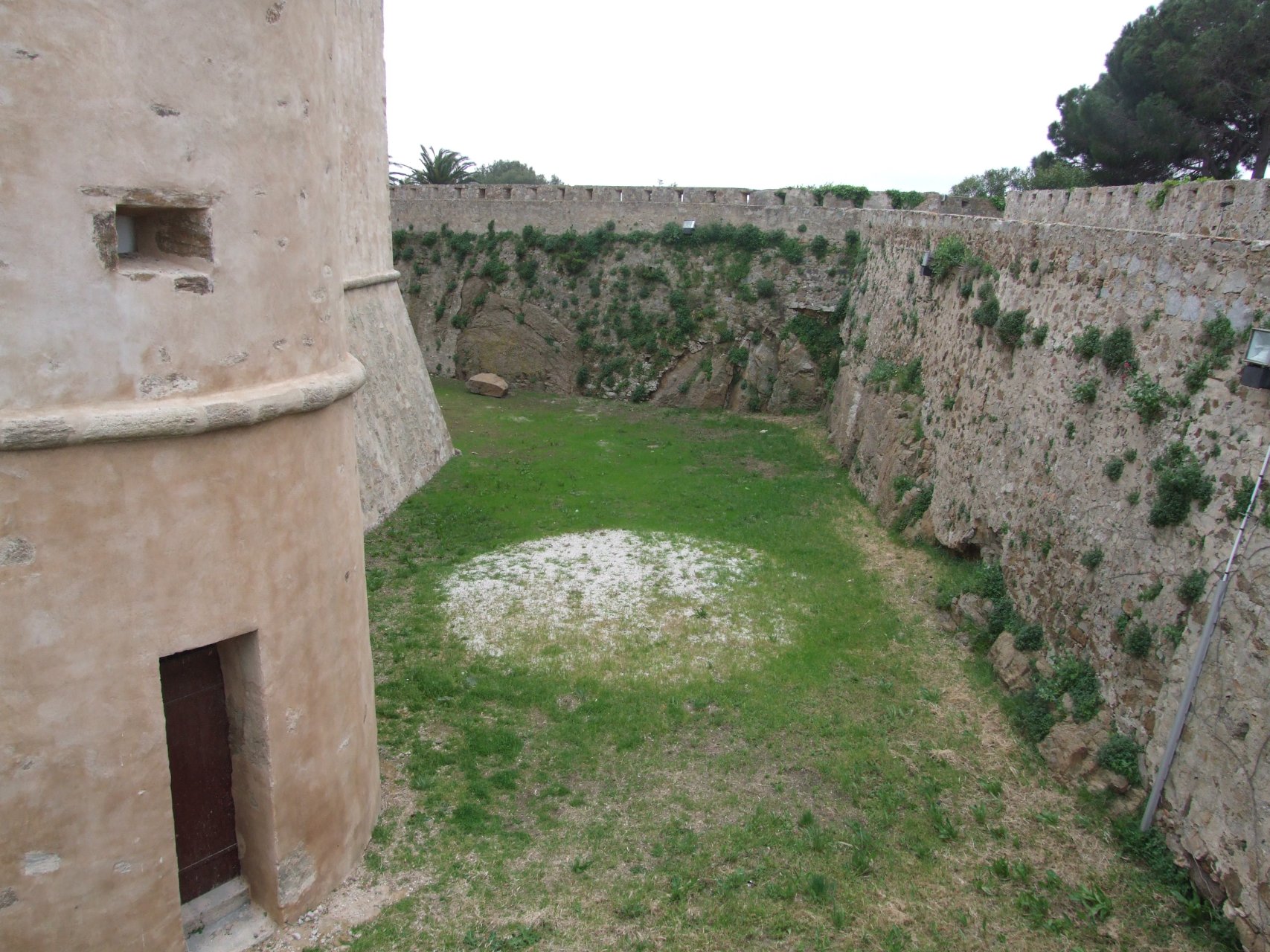 Mury warowne XVI-wiecznej cytadeli