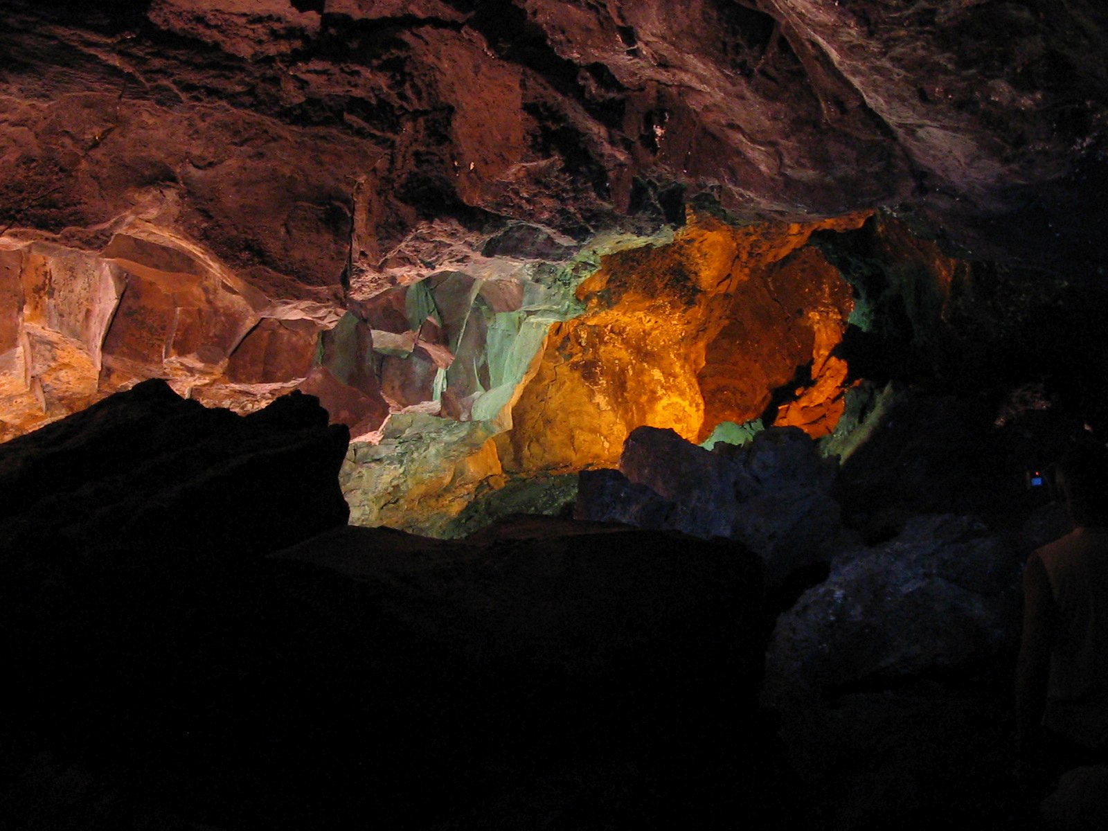 Minerały barwiące zastygłe skały na różne kolory