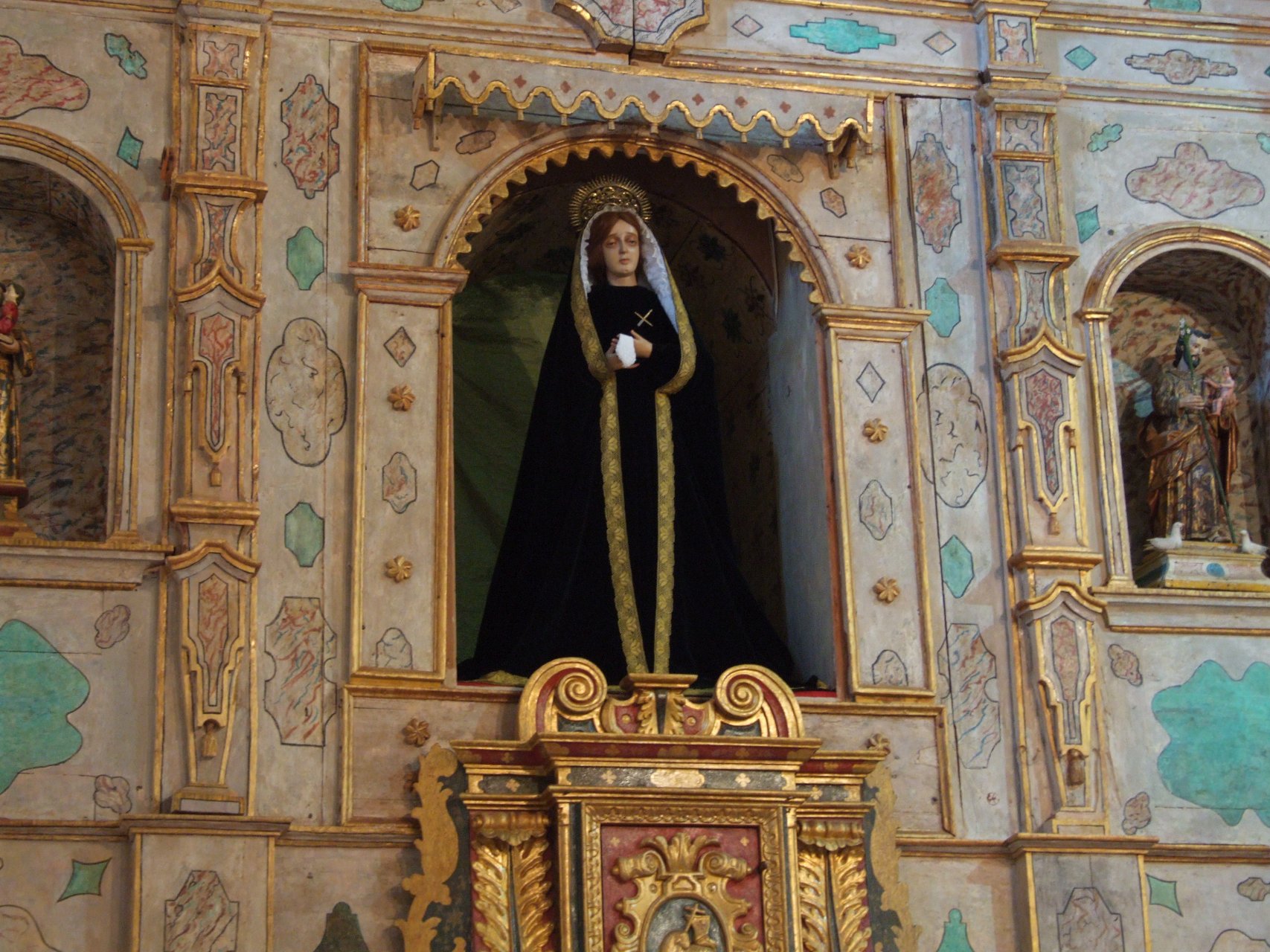 Iglesia Nuestra Señora de Candelaria - figura Matki Boskiej w ołtarzu głównym