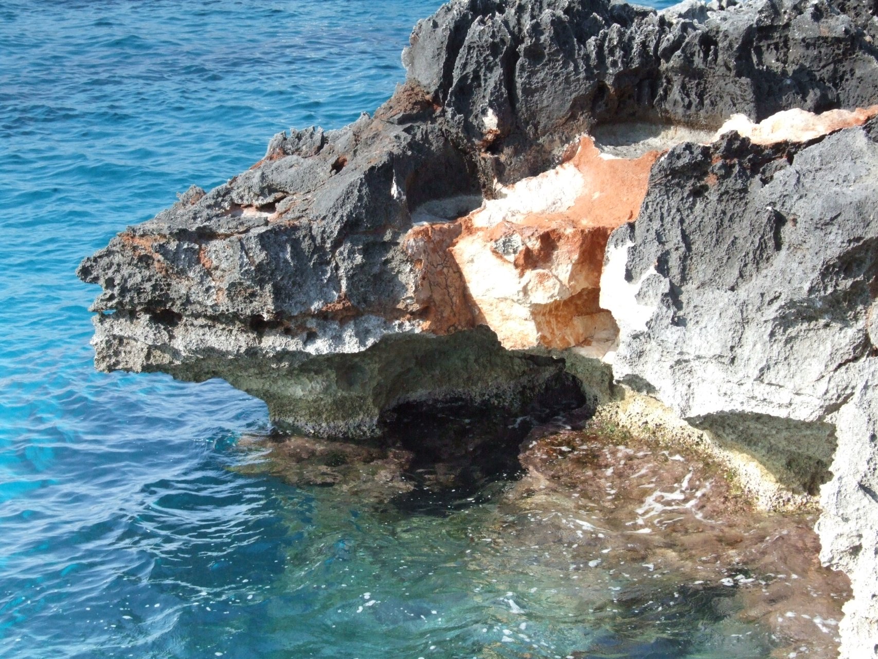 Nawet najtwardsze skały ulegają sile wody