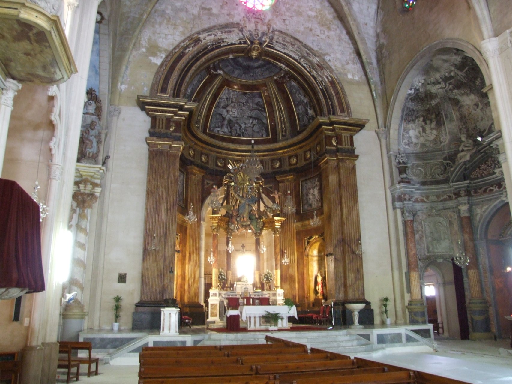 Altar w kościele Santa Maria