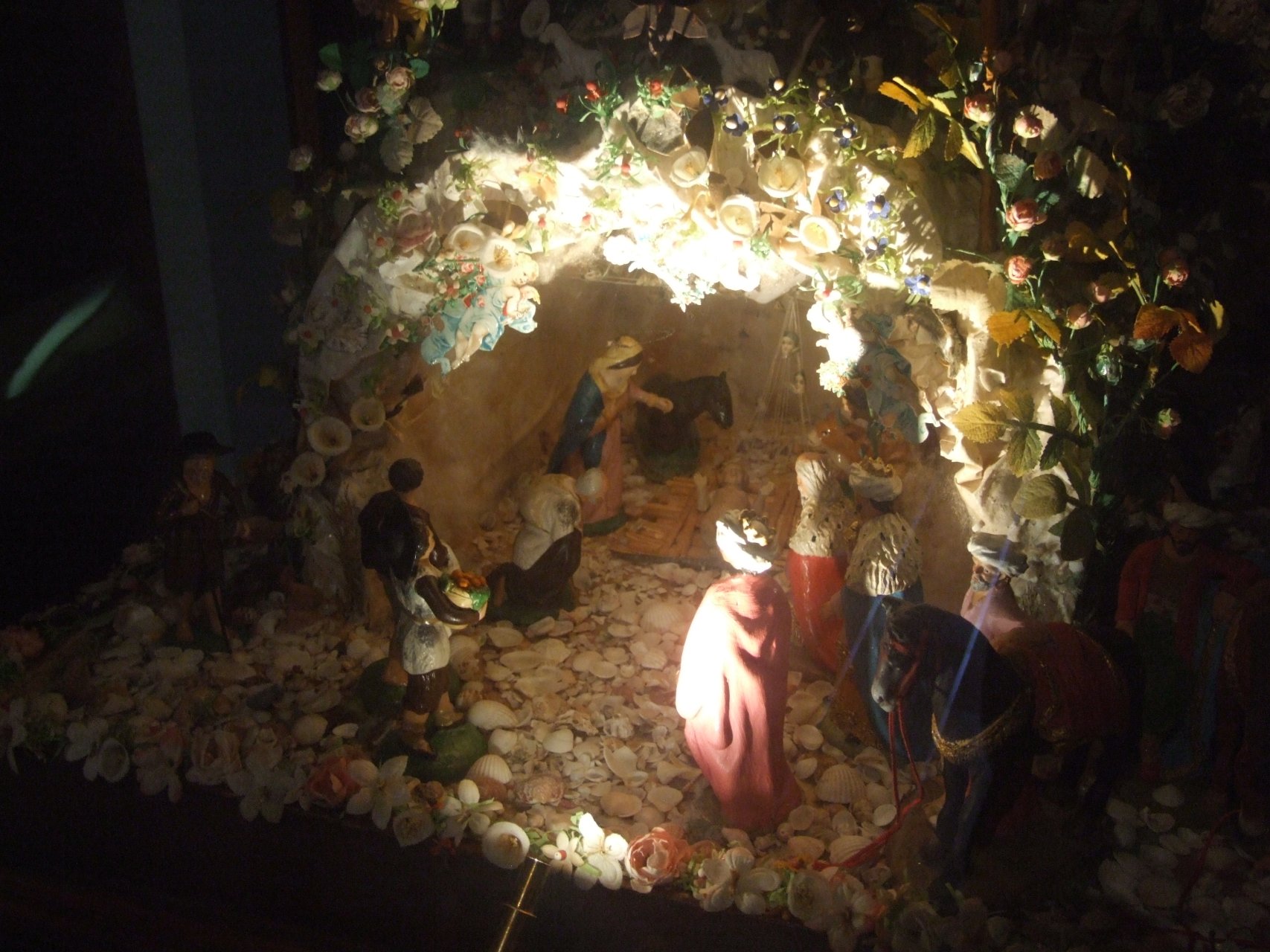 Zbiory przyklasztornego muzeum - szopki bożonarodzeniowe