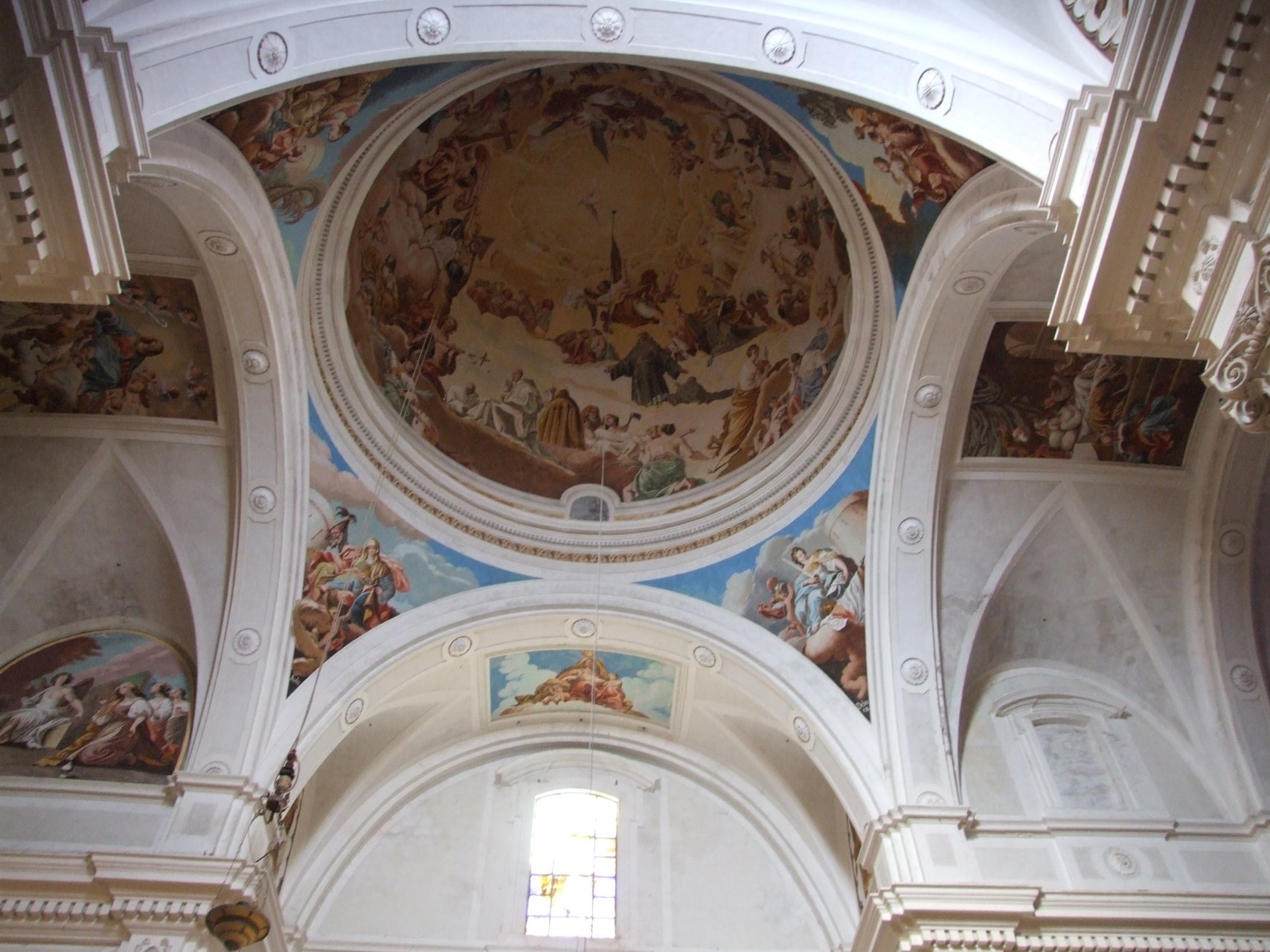Wnętrze kościoła Sa Cartoixa
