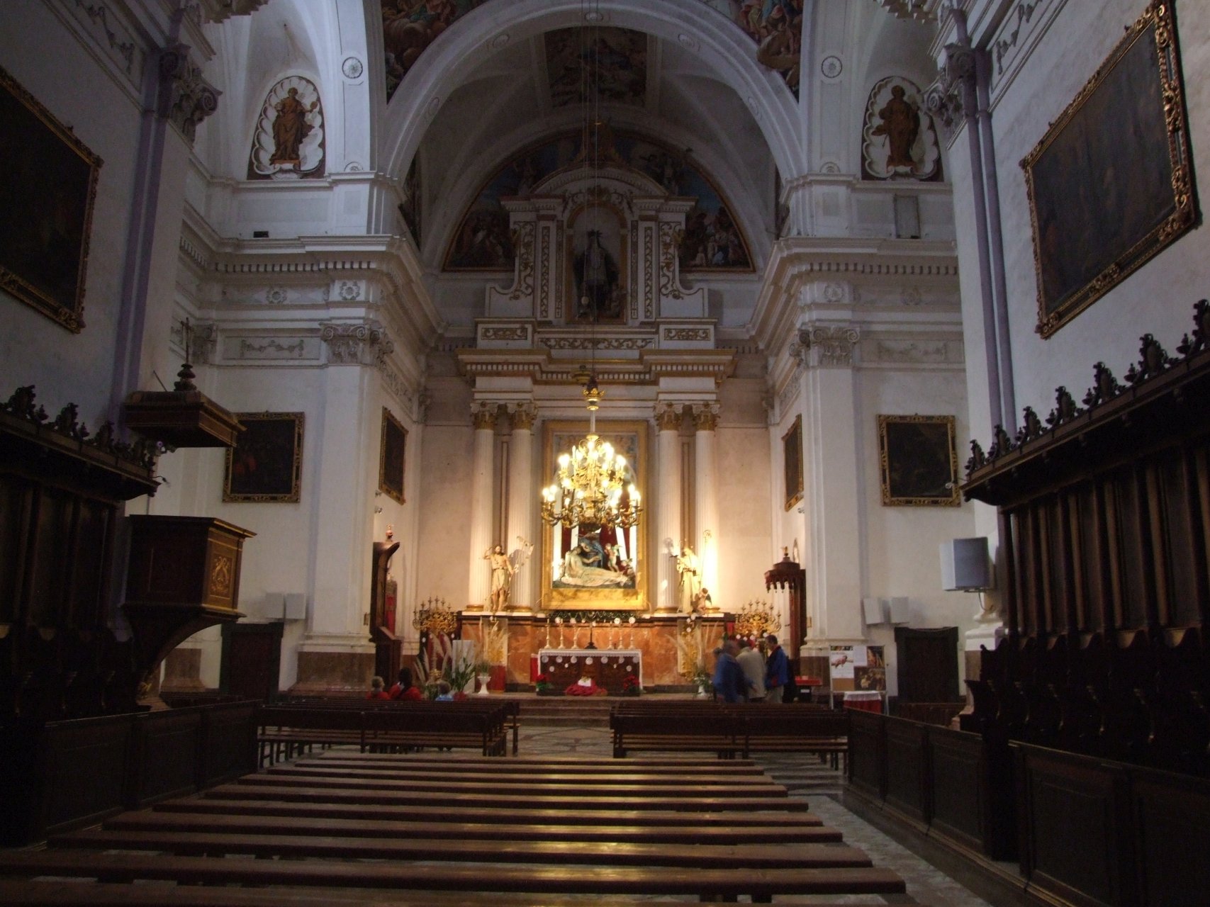 Wnętrze kościoła Sa Cartoixa