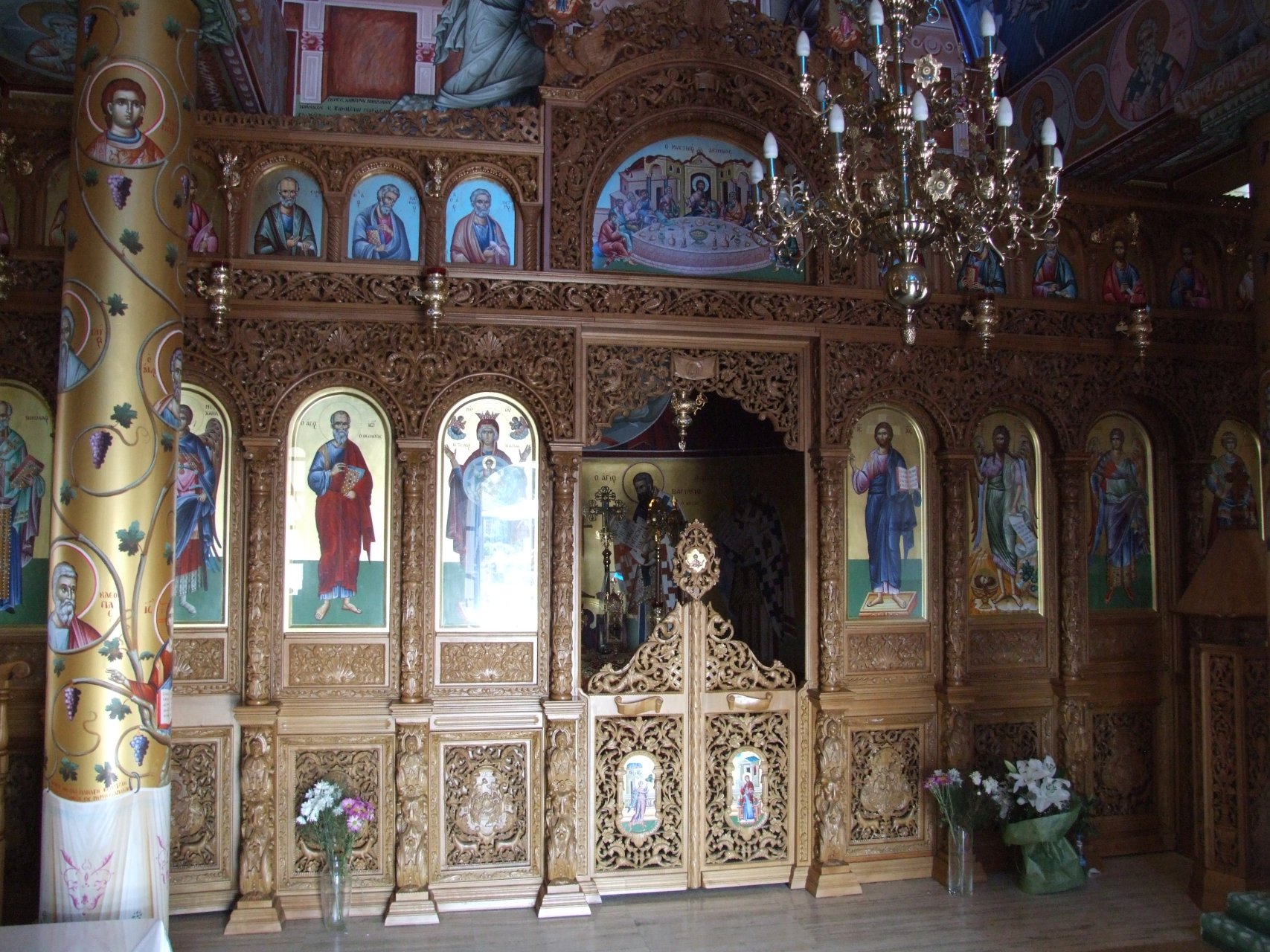 Ikonostas w kościele Agios Georgios