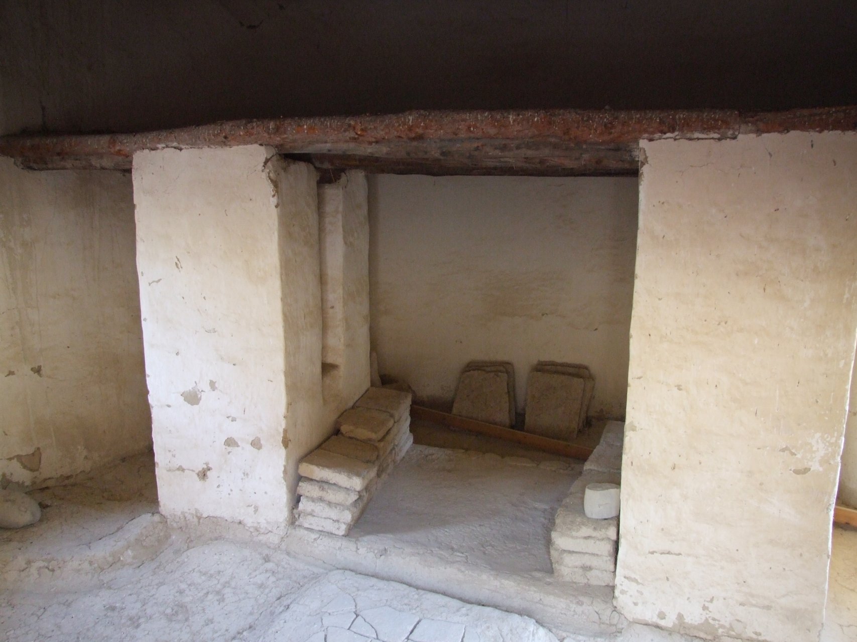 Odtworzony przez archeologów dom w Choirokoítia
