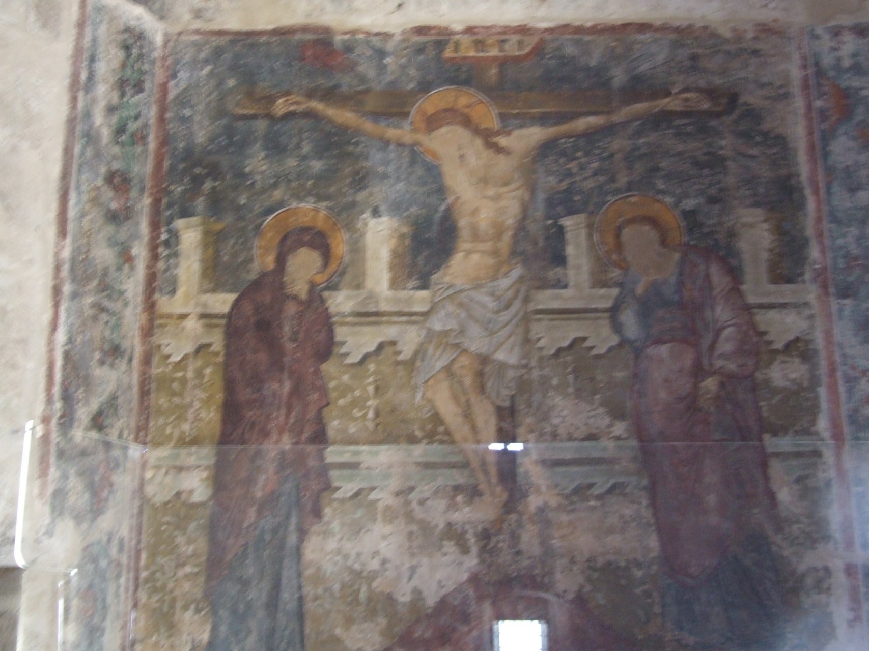 Freski na ścianach dawnej zamkowej kaplicy