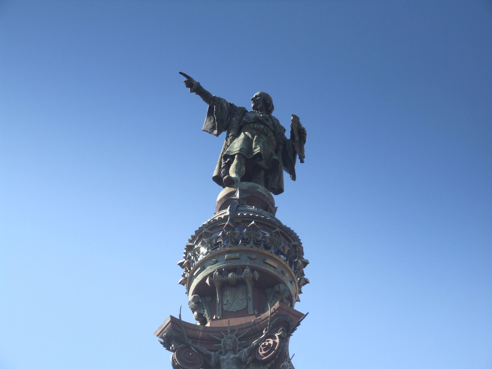 Kolumna Kolumba na placu Plaça Portal de la Pau