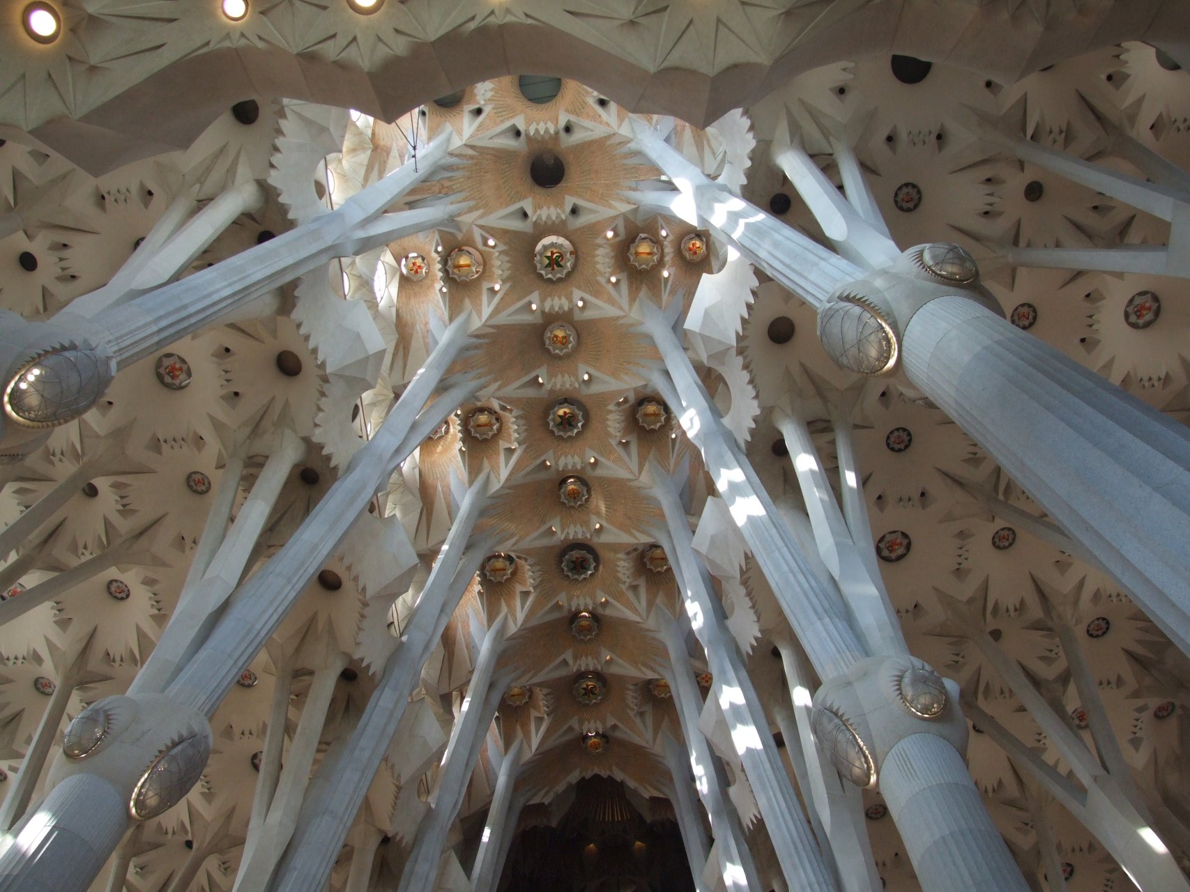 La Sagrada Familia - sklepienie nawy głównej