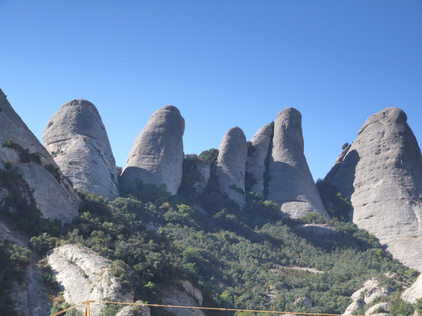 Malownicze formacje skalne w górach Montserrat