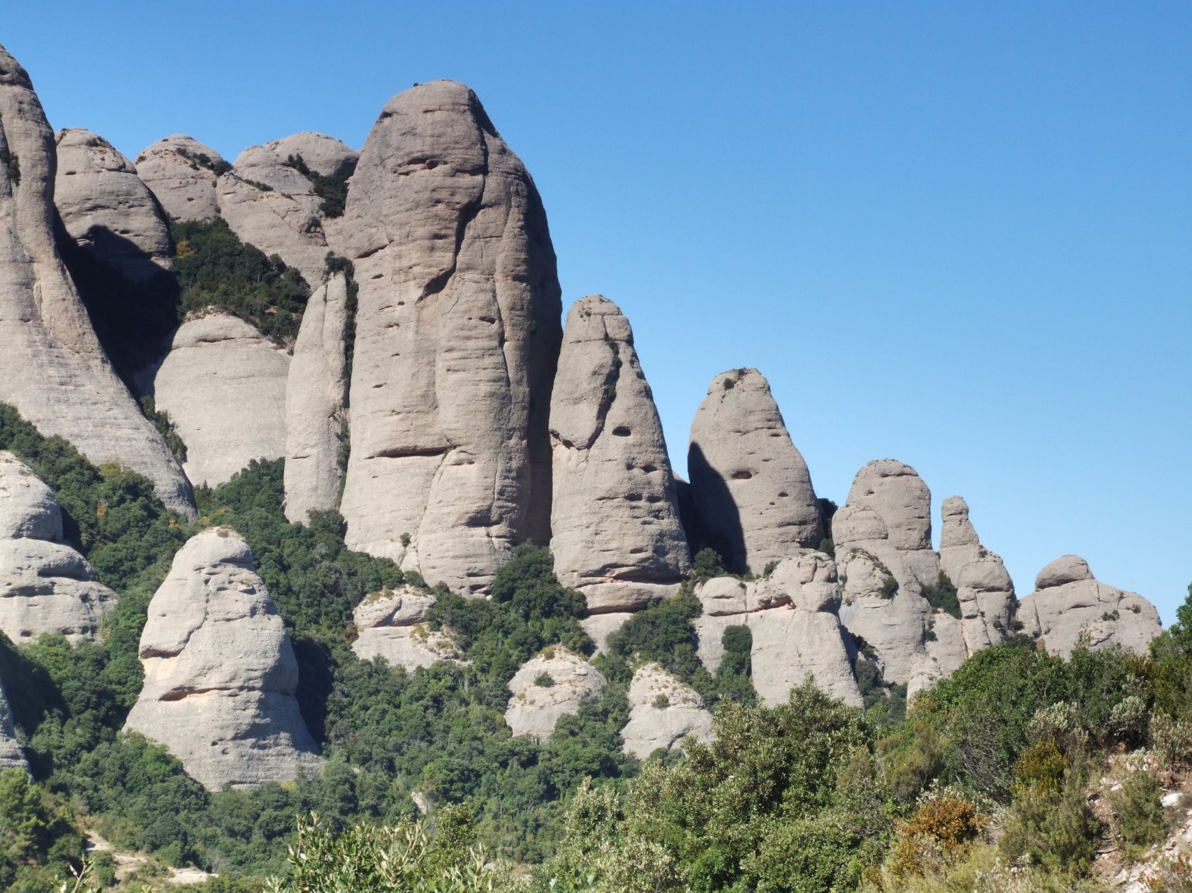 Formacje skalne w górach Montserrat