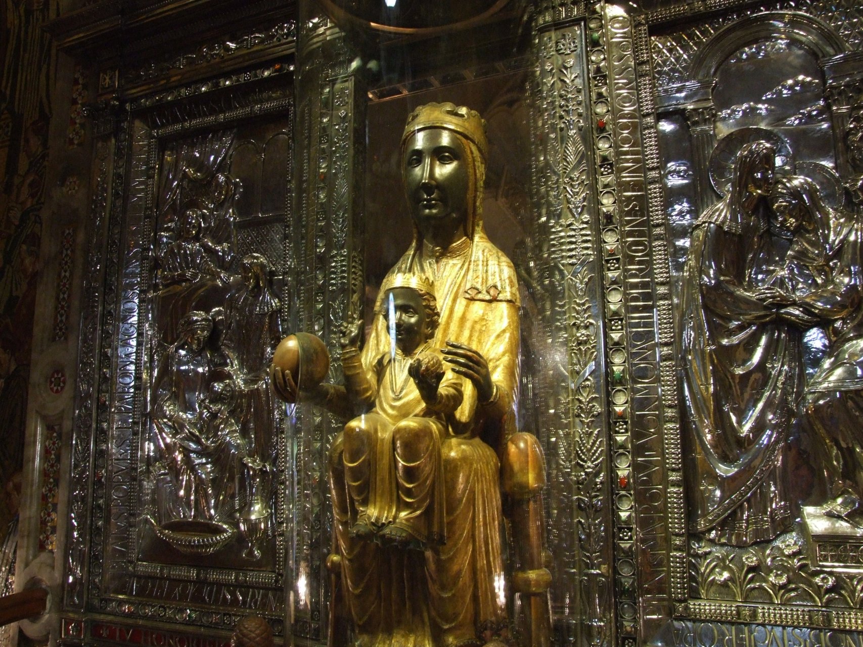 La Moreneta - Czarna Madonna z Montserrat