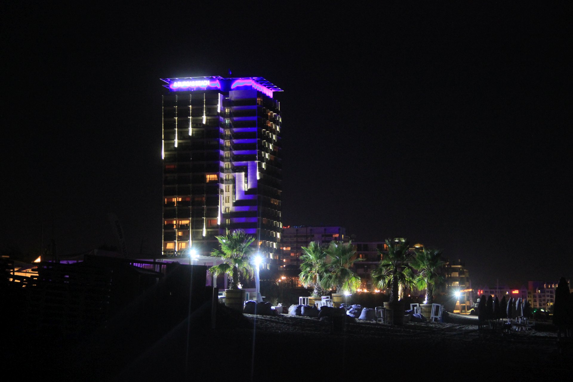 Hotel Burgas Beach nocą