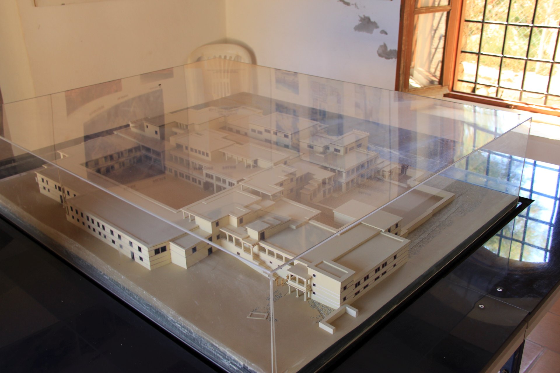 Rekonstrukcja pałacu w Málii