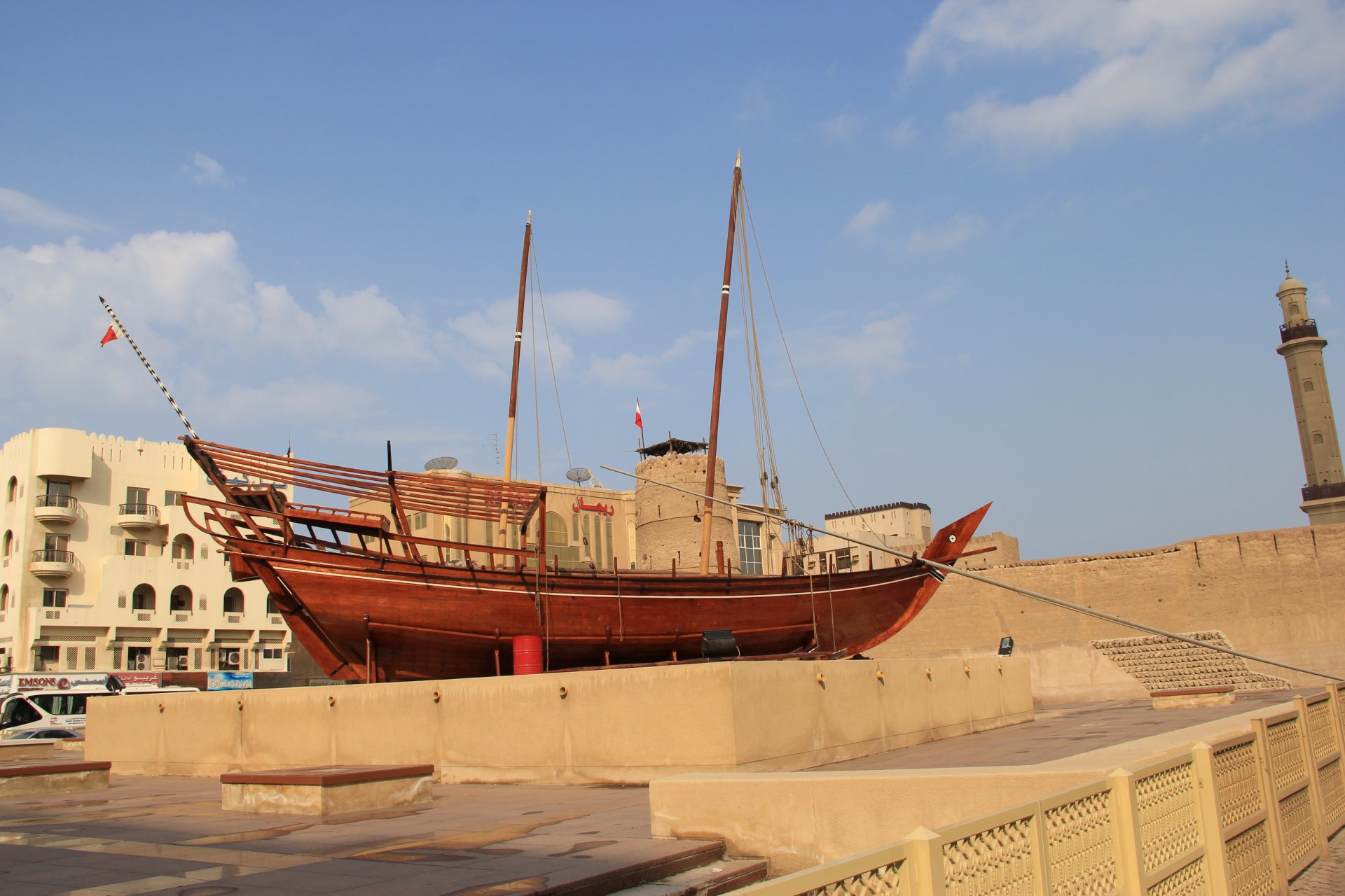 Zrekonstruowana łódź poławiaczy pereł