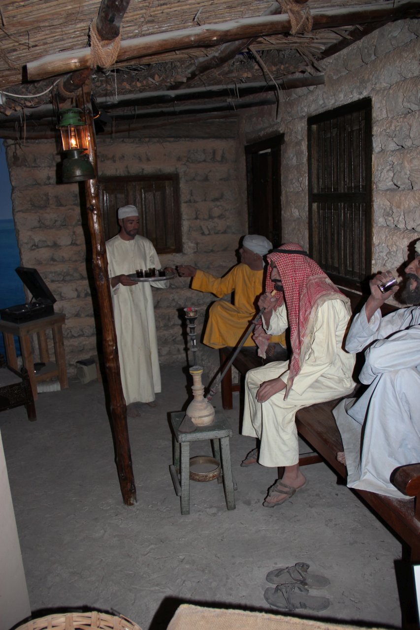 Inscenizacja tematyczna przedstawiająca odpoczywających Beduinów