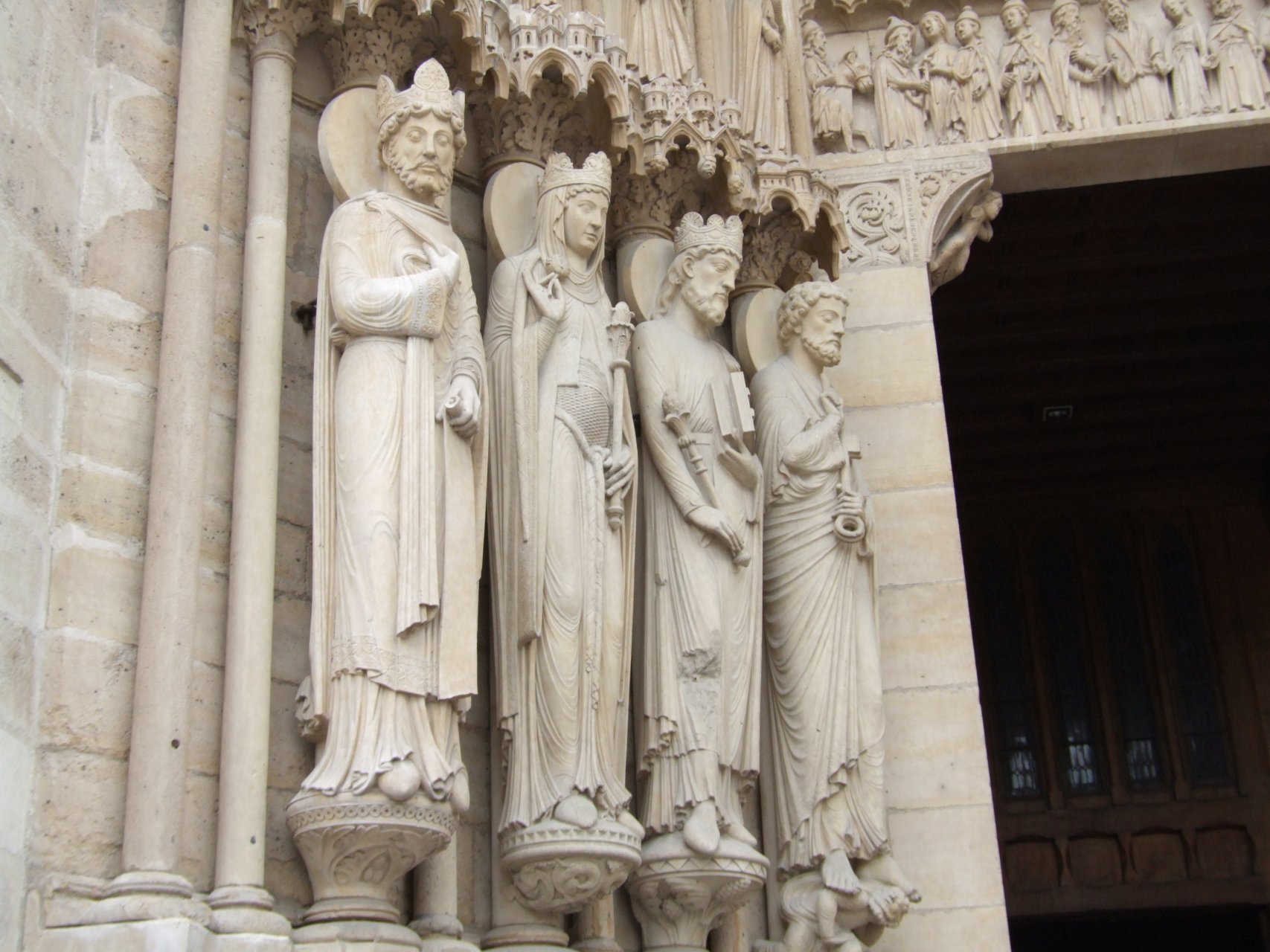 Katedra Notre-Dame - fragment lewego portalu