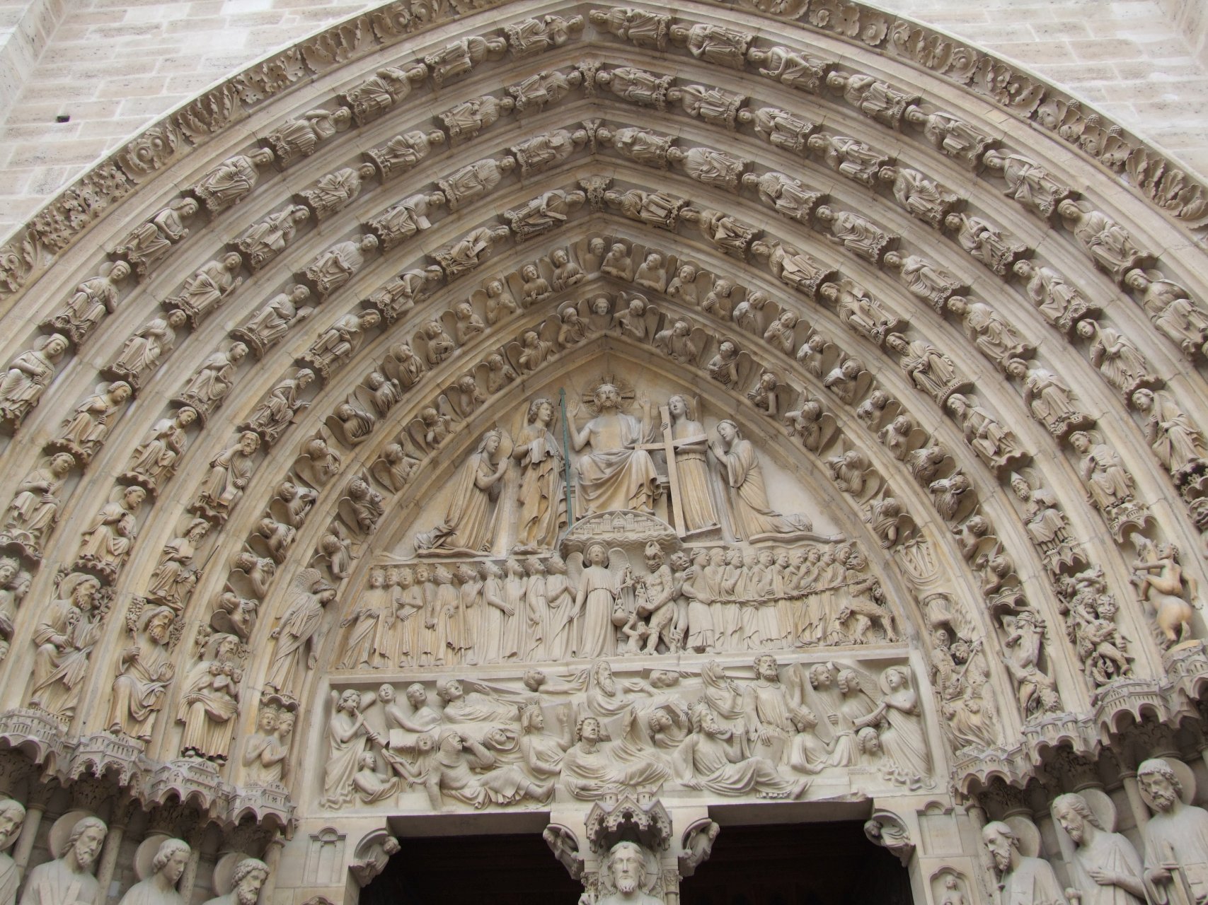Katedra Notre-Dame - fragment portalu głównego