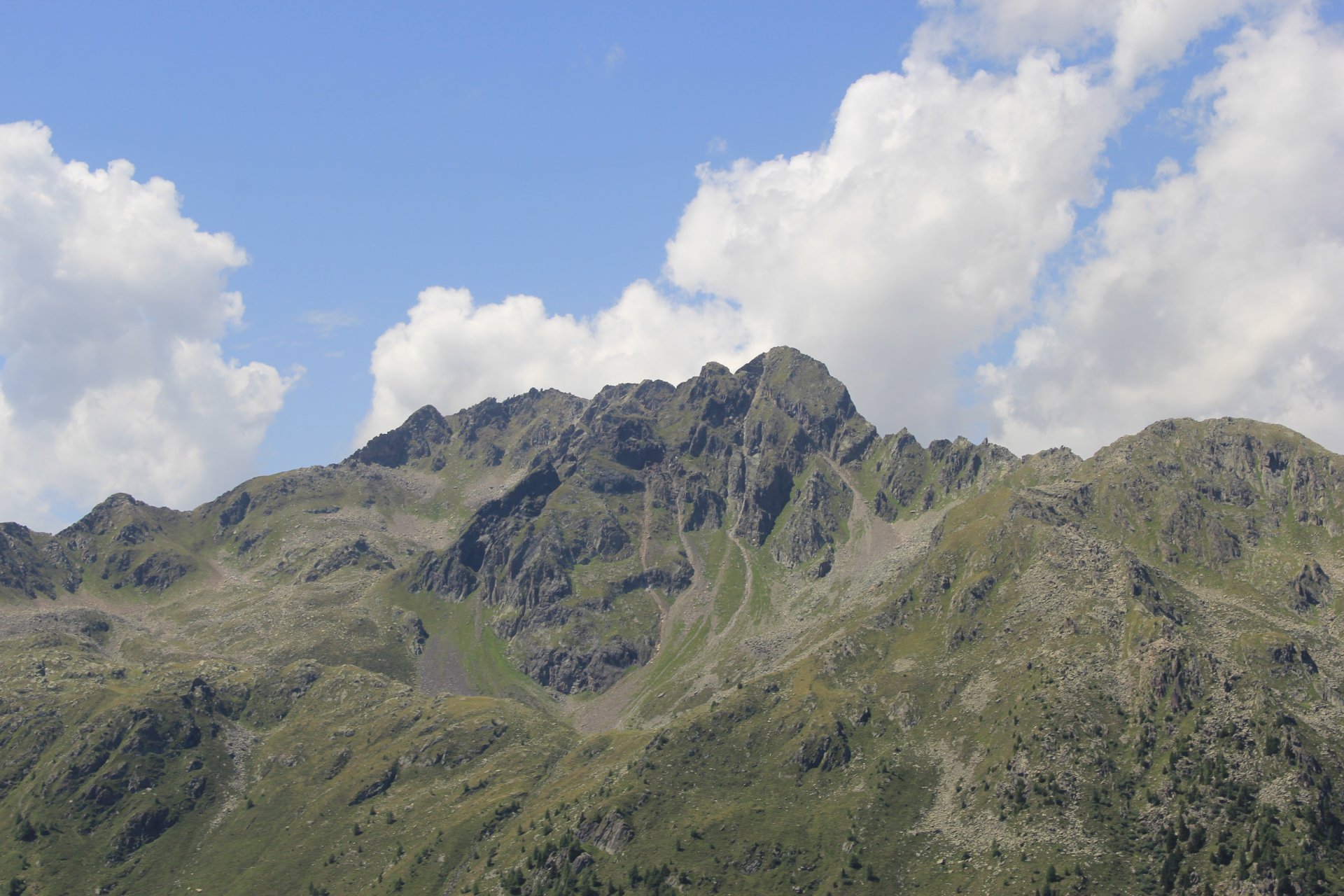Widok ze szczytu Cimon di Bolentina na masyw Cima Mezzana