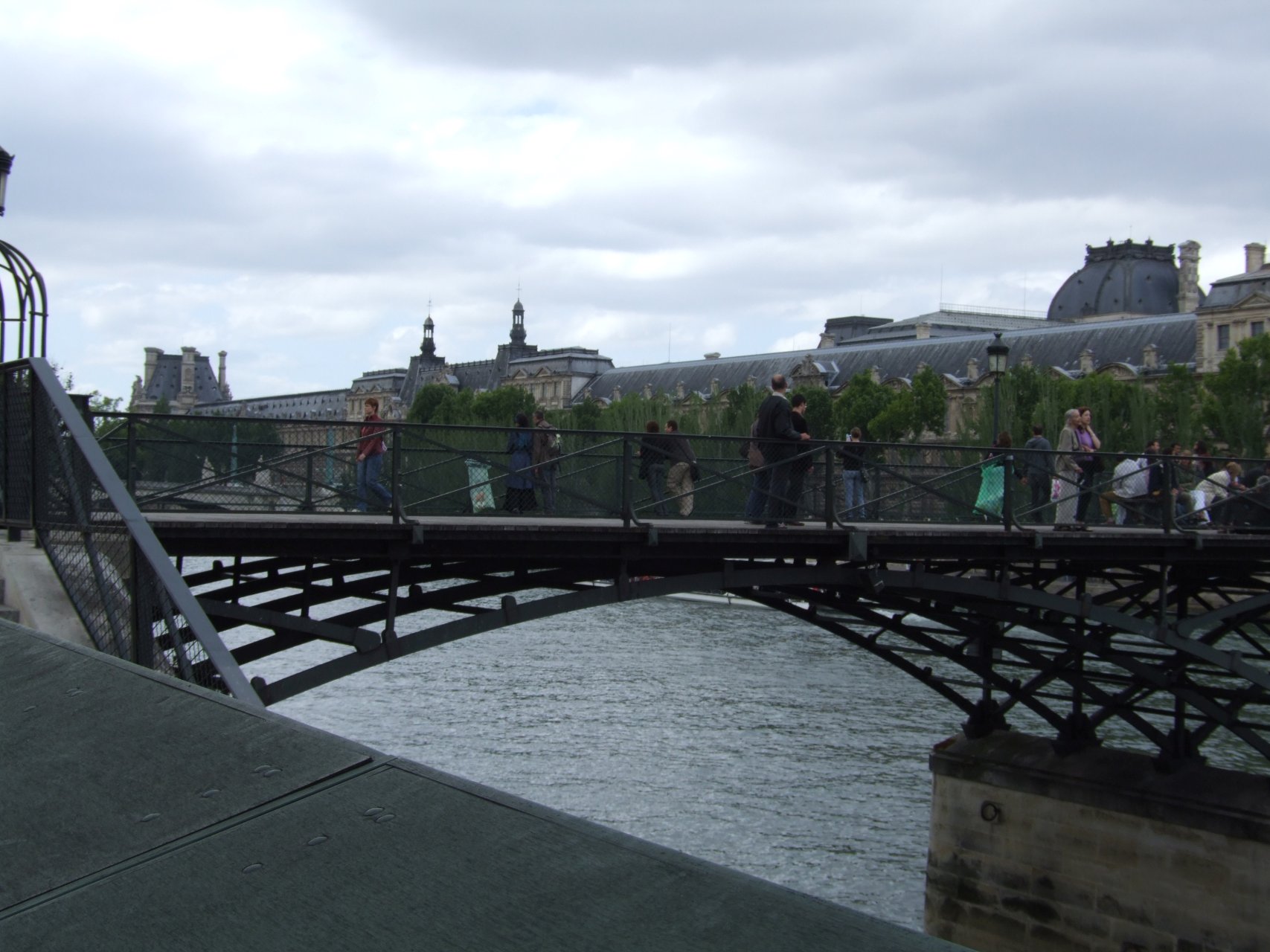 Pont des Arts (w tle Luwr)