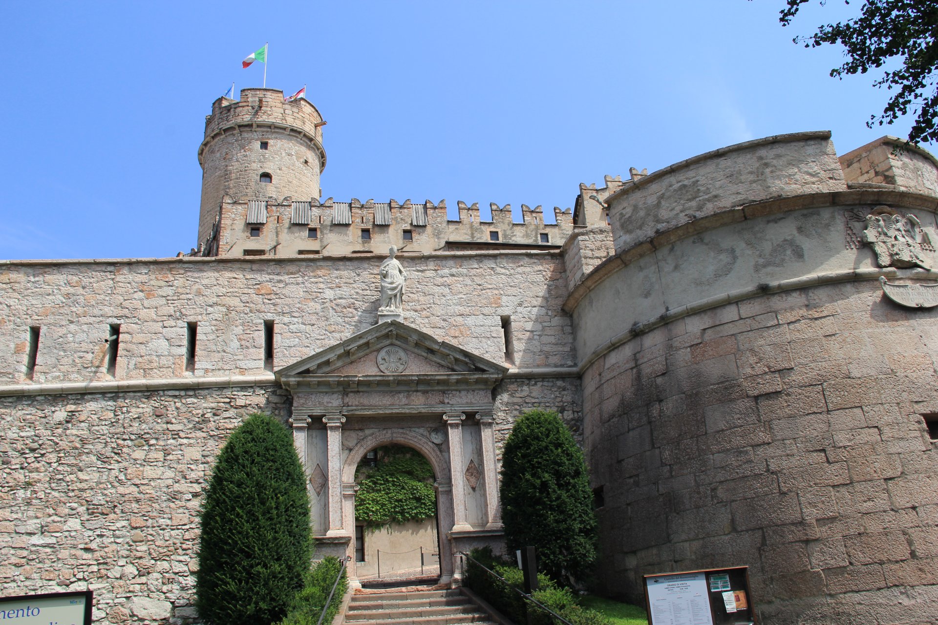 Brama wejściowa do zamku Buonconsiglio
