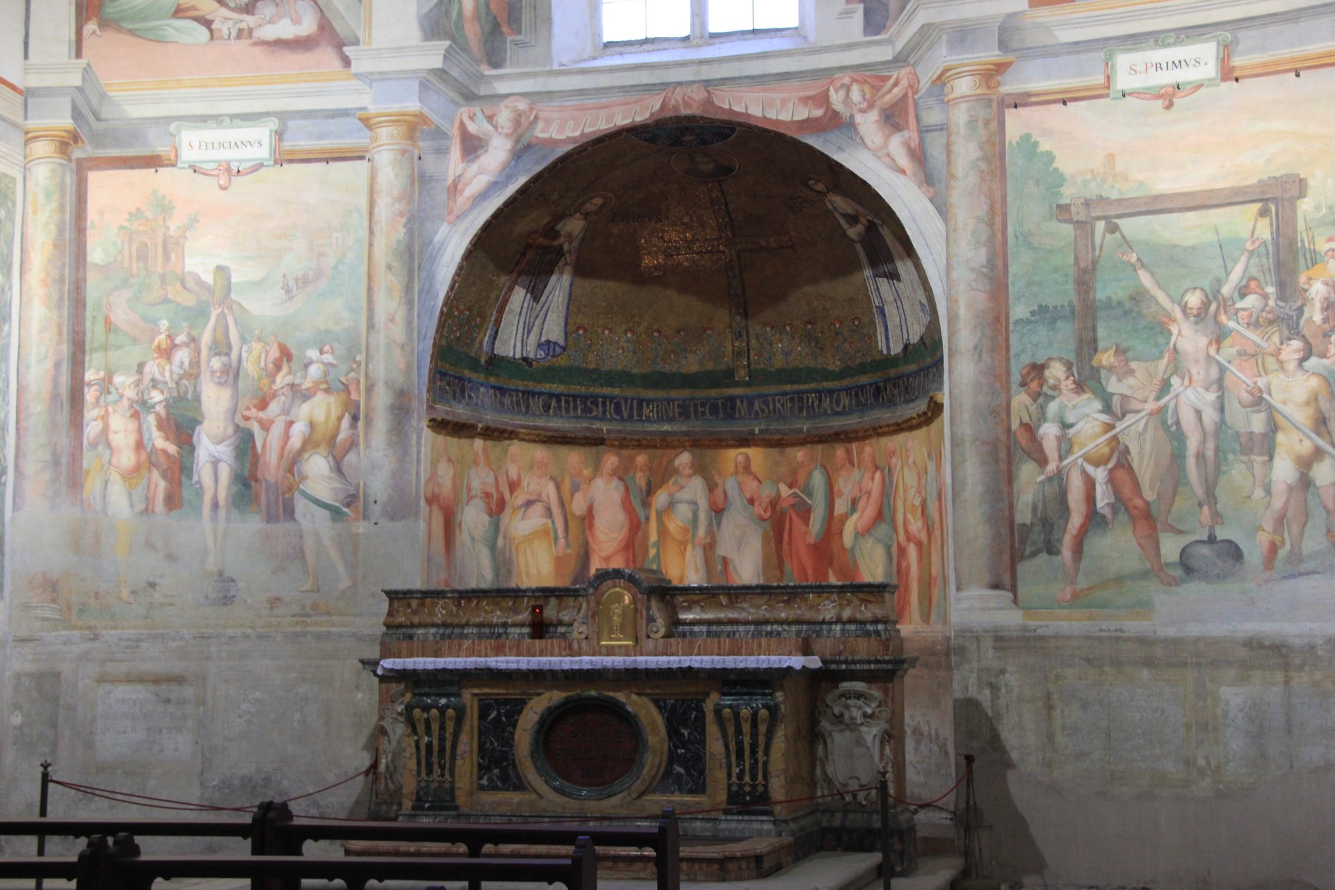 Wnętrze bazyliki św. Szczepana na Celiusie