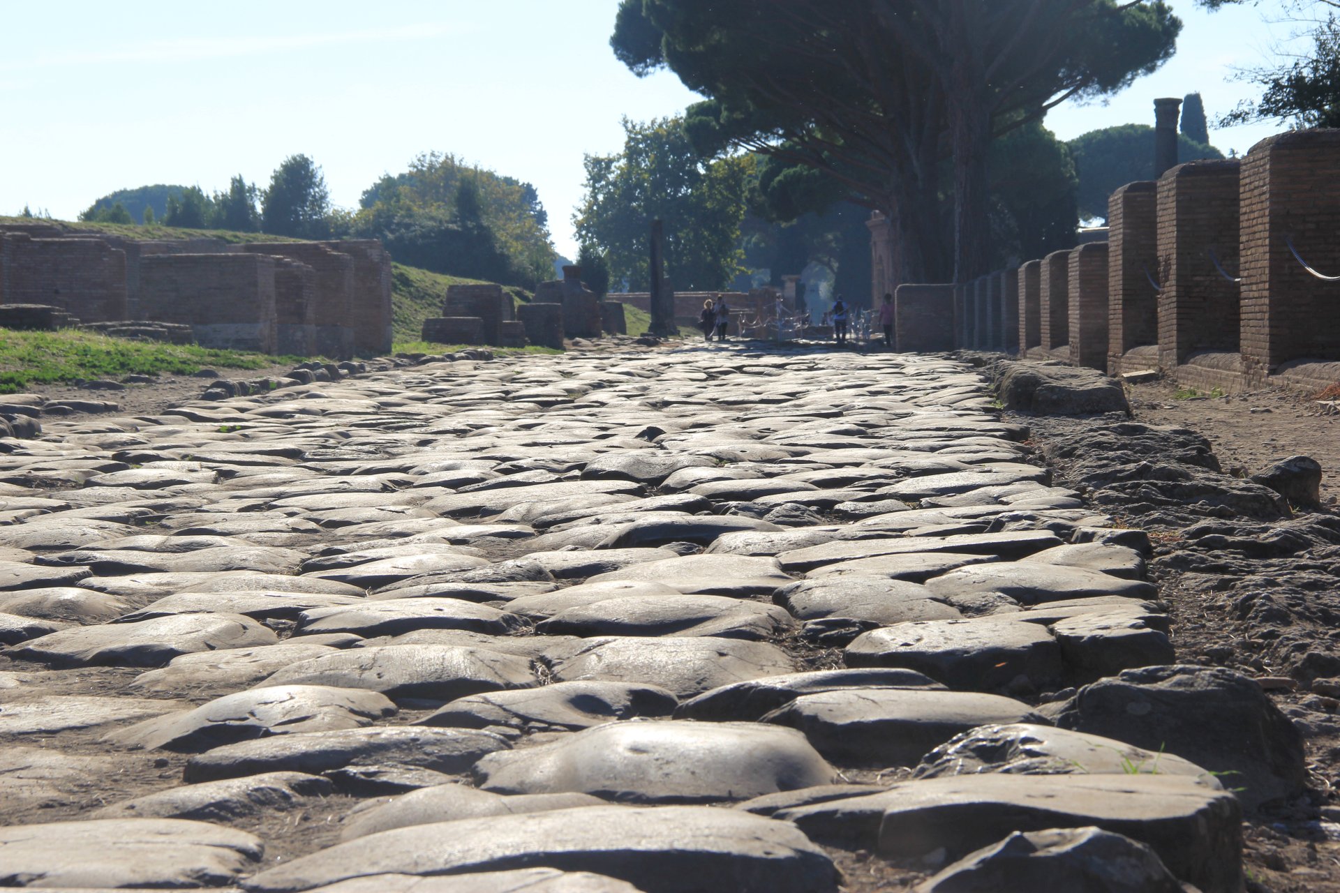Decumanus Maximus - główna ulica antycznej Ostii