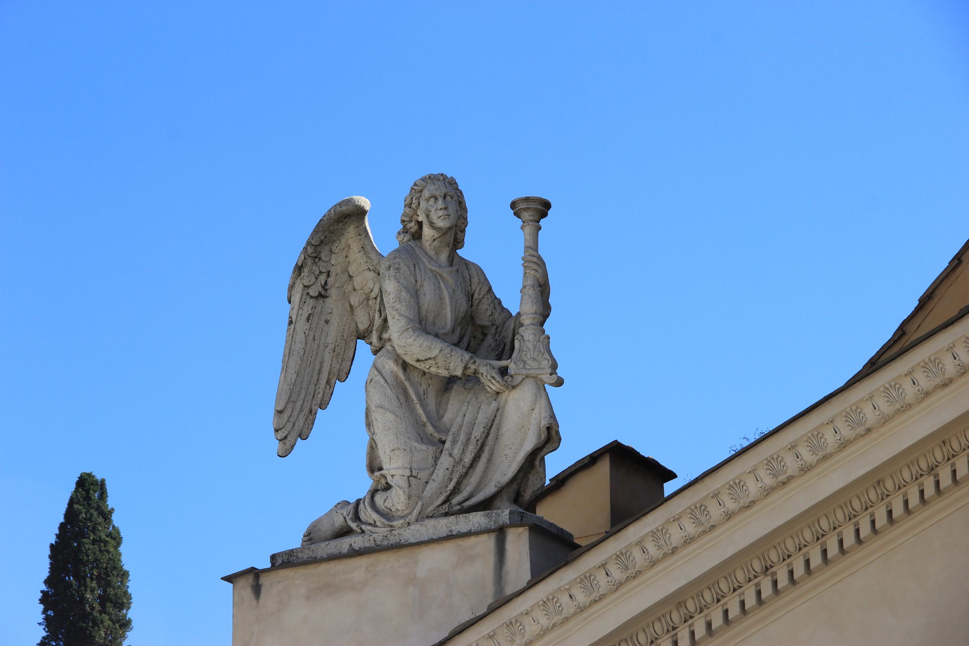 Anioł na kościele San Rocco all’Augusteo