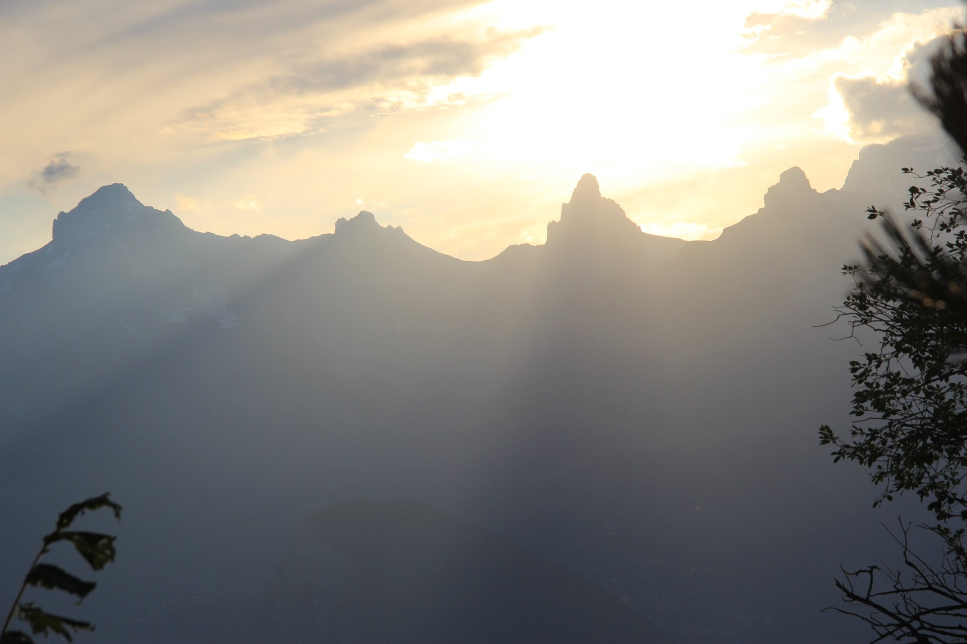 Zachód słońca nad Alpami Berneńskimi