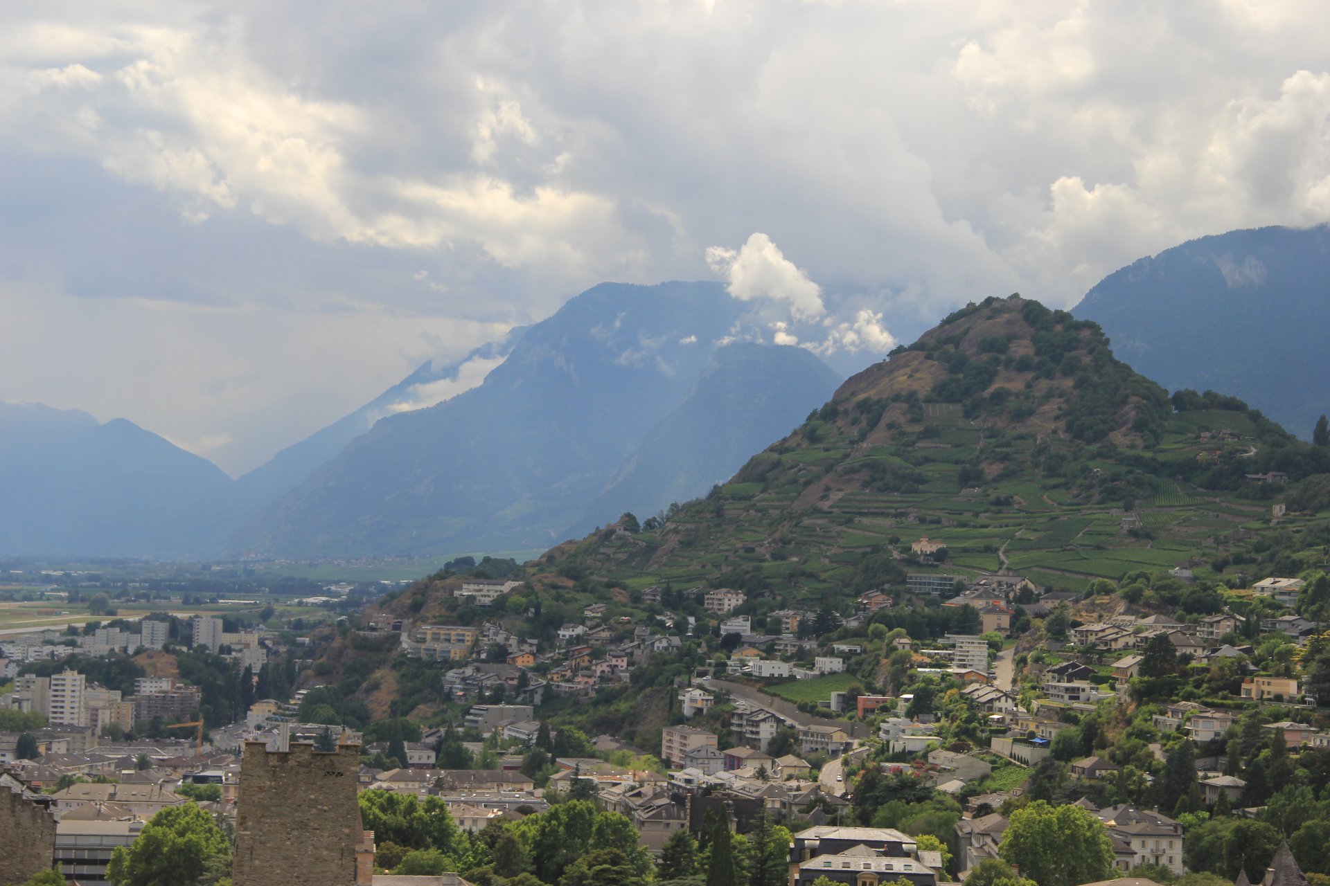 Sion - największe miasto i stolica Kantonu Valais
