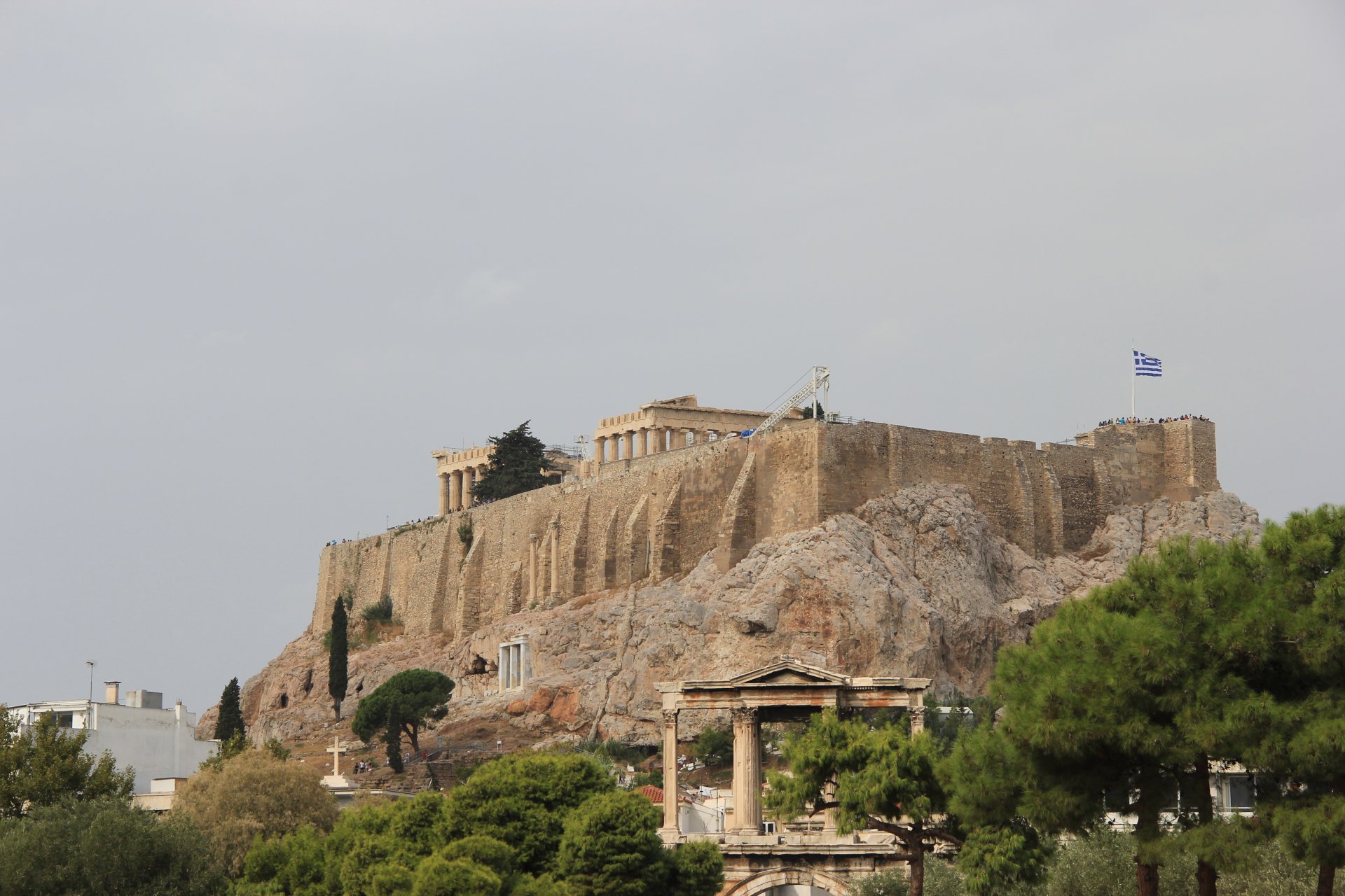 Widok na Akropol ze Świątyni Zeusa Olimpijskiego
