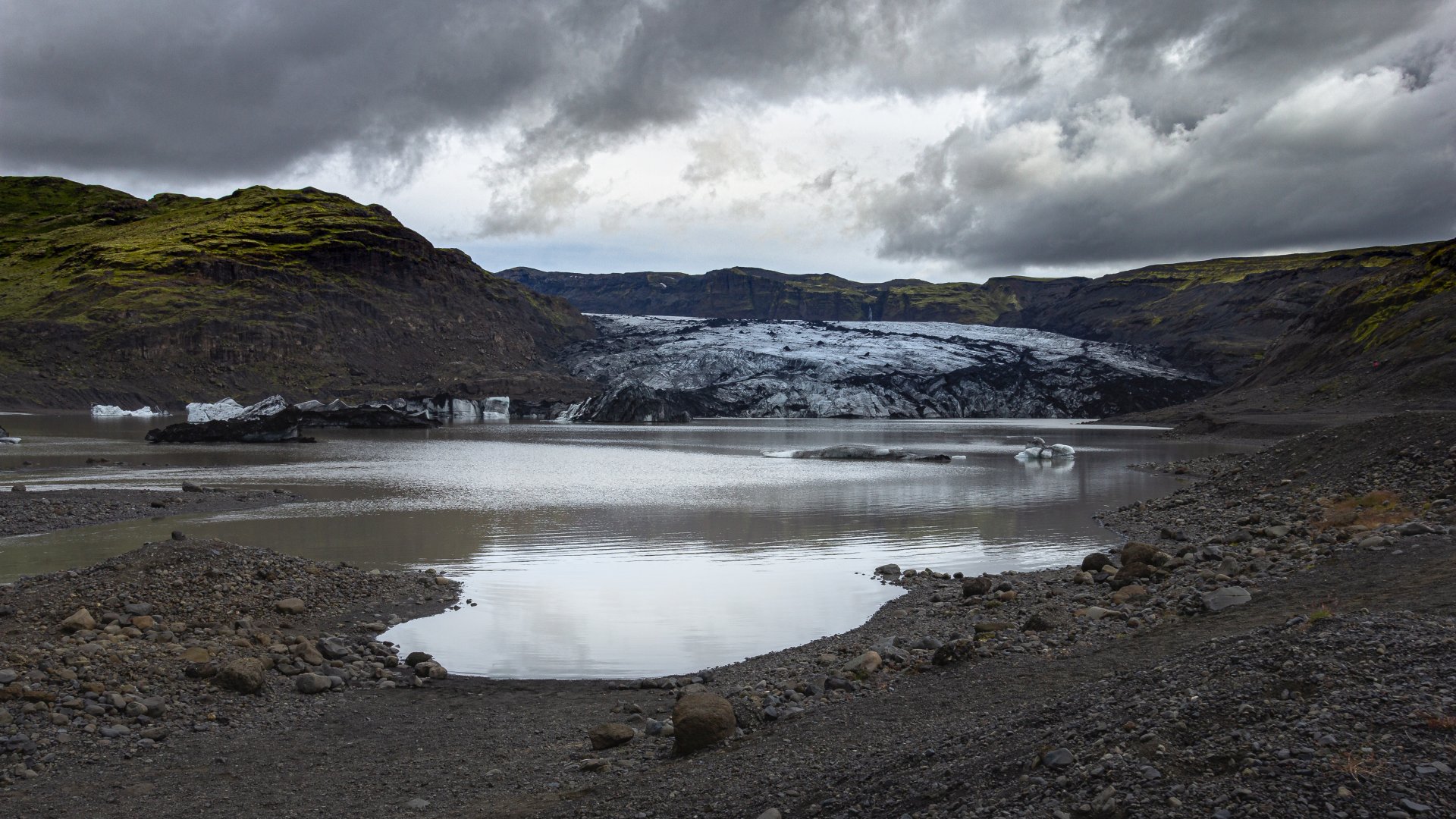 Jezioro i lodowiec Sólheimajökull