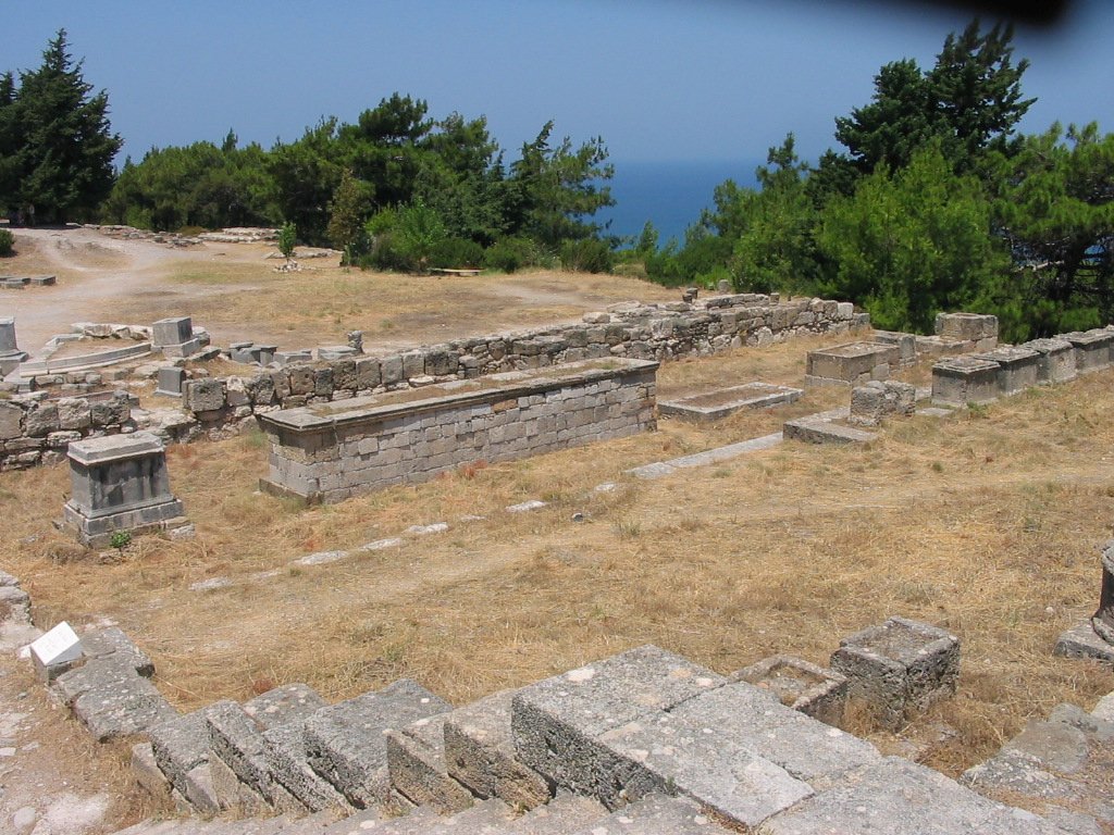 Sanktuarium dedykowane bogom i herosom Kamiros (prawdopodobnie Hierothyteion znany z inskrypcji)