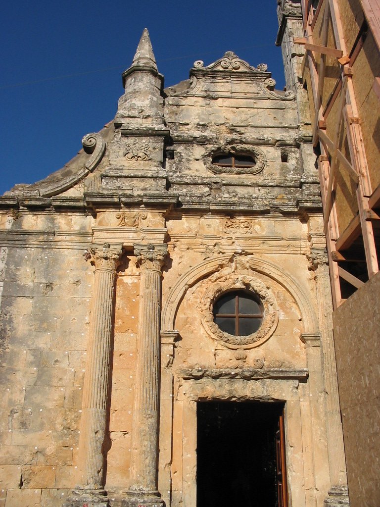 Klasztor Monií Arkádi - portyk kościoła