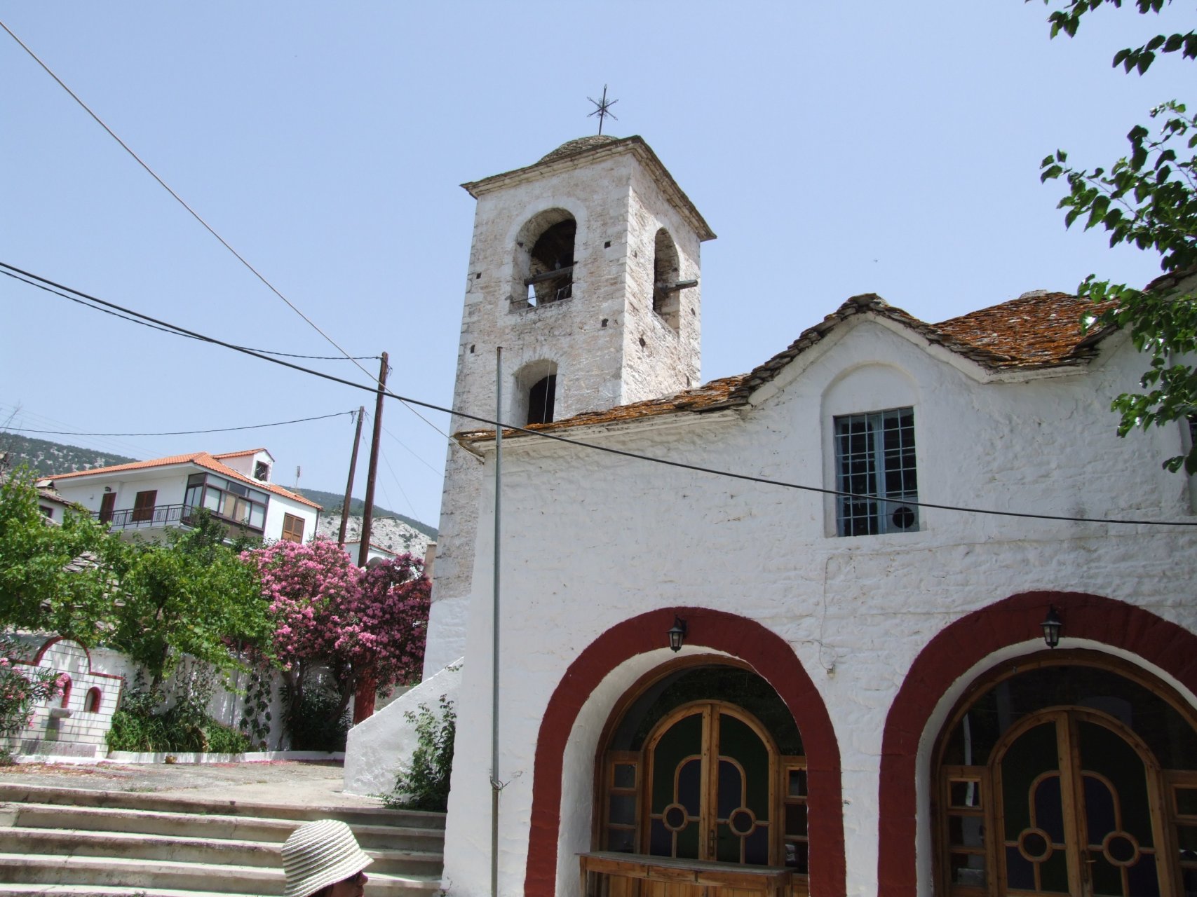 Jeden z kościołów w Theológos