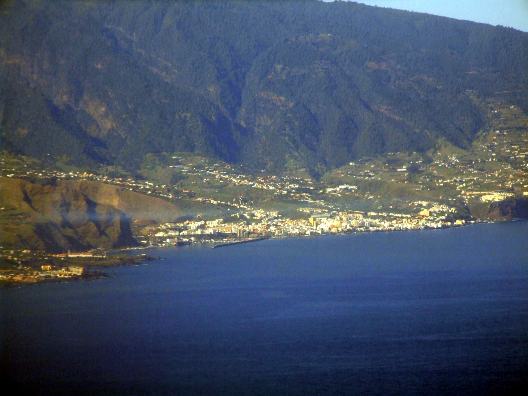 Santa Cruz widziane z samolotu