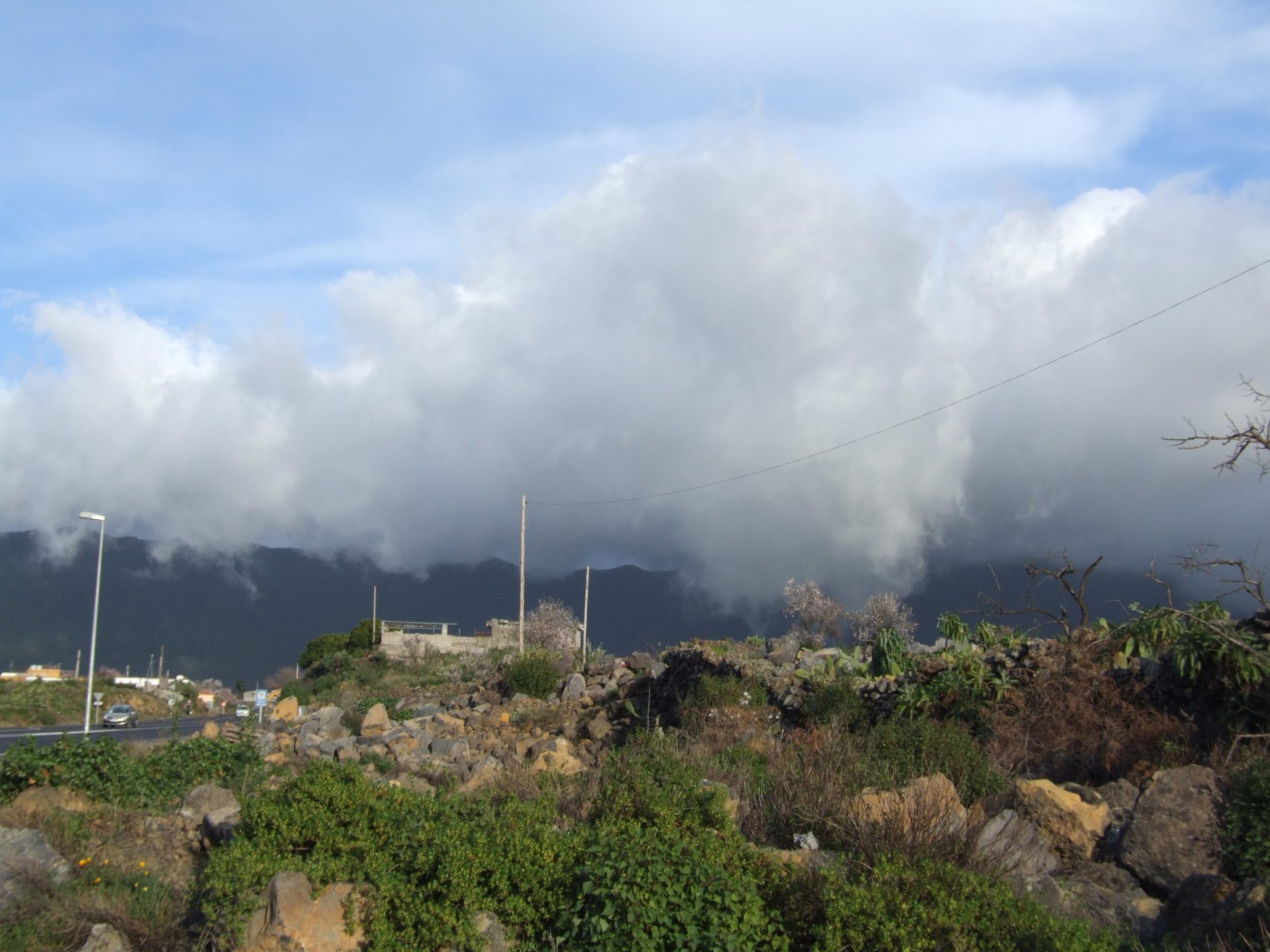 Pasatowa chmura spiętrzona na grani Cumbre
