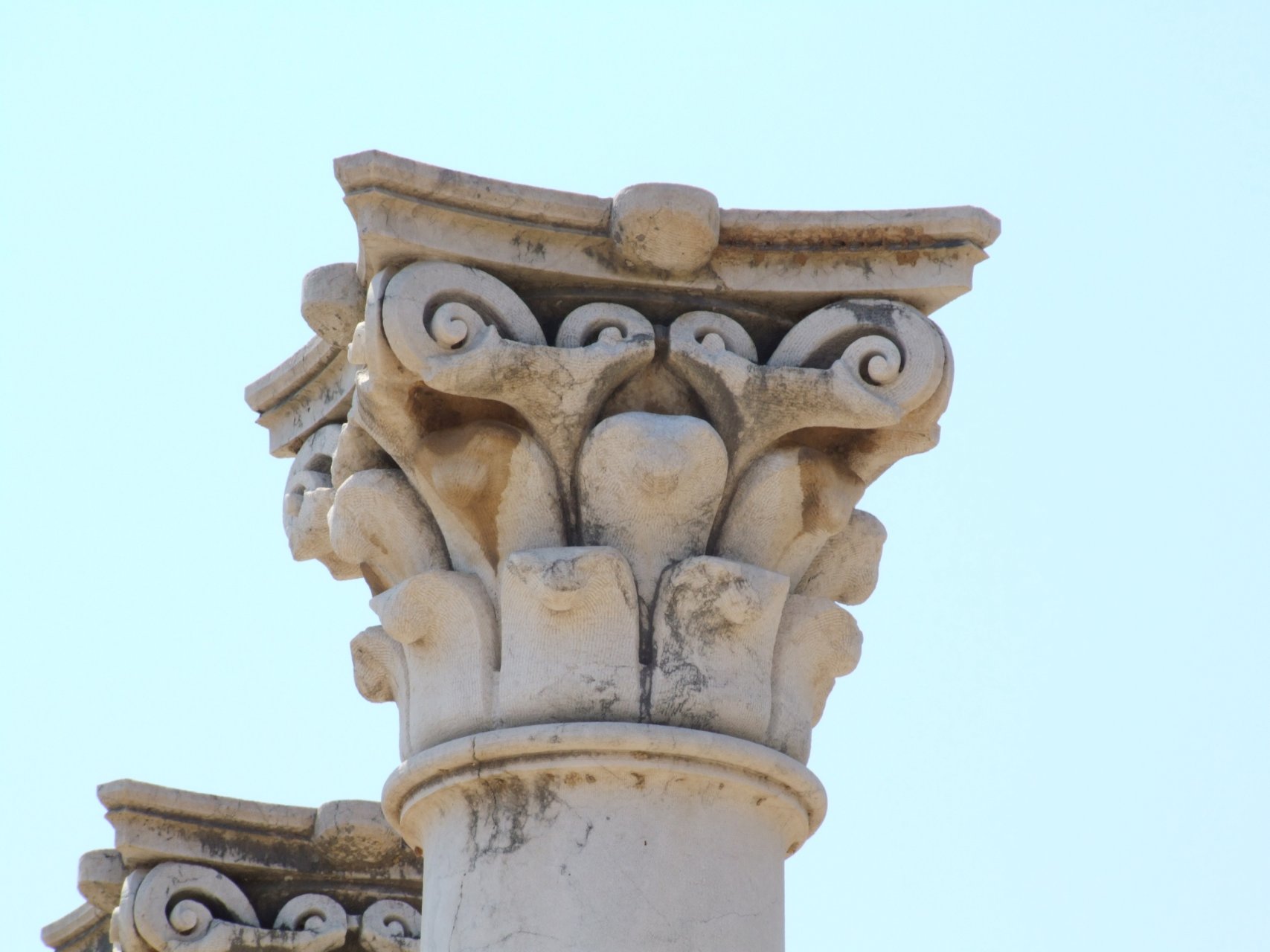 Kolumny świątyni Apollina