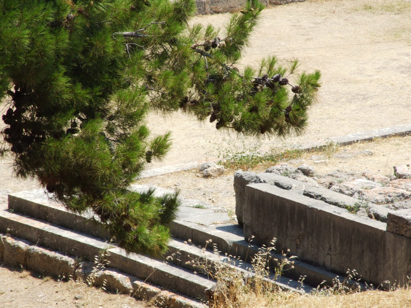 Fragment świątyni Asklepiosa na środkowym tarasie